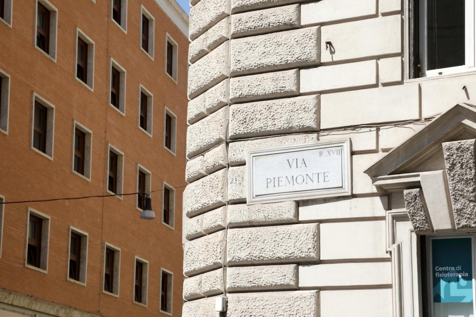 The Right Place 4U Piemonte Apartment Рим Екстер'єр фото